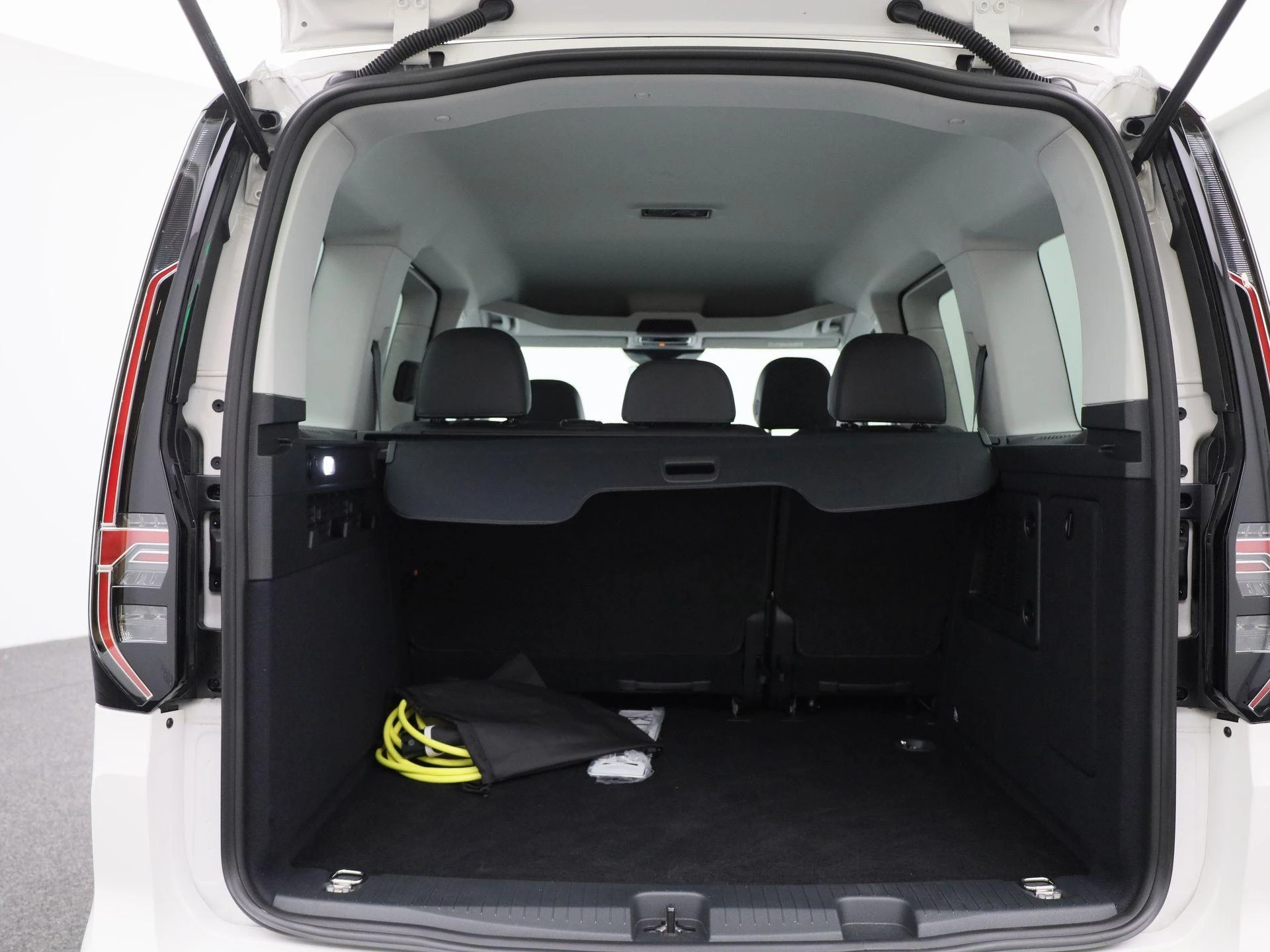 Volkswagen-Caddy-image-13