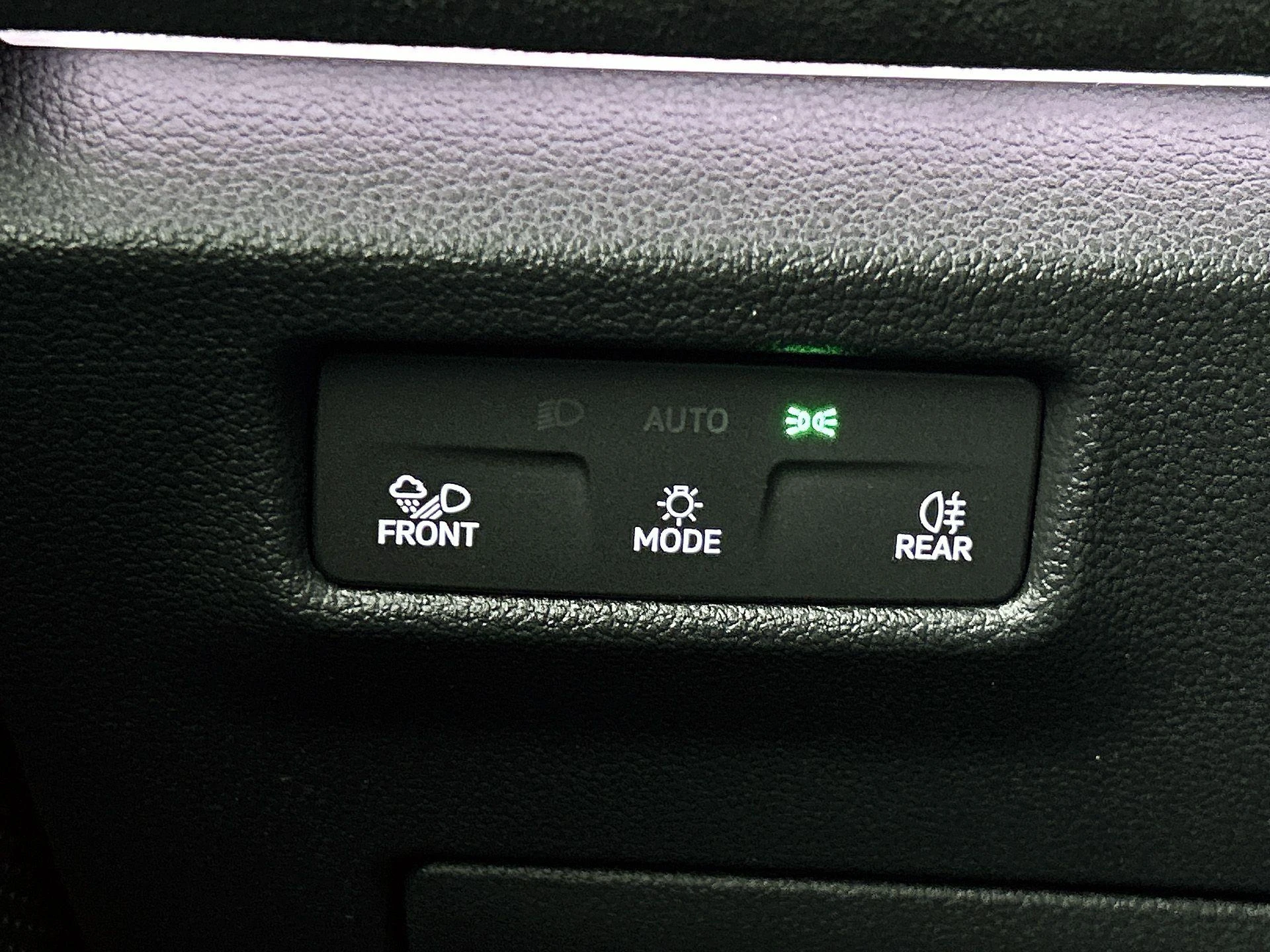 Volkswagen-Tiguan-image-27