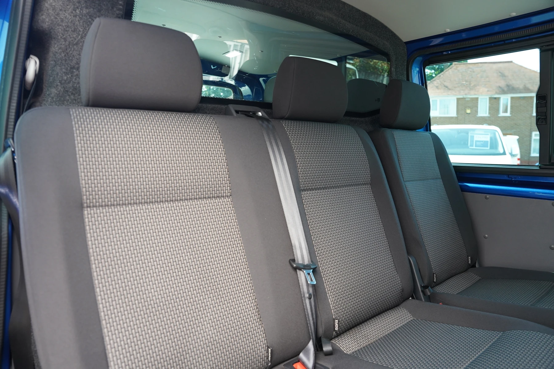 Volkswagen-Transporter-image-25