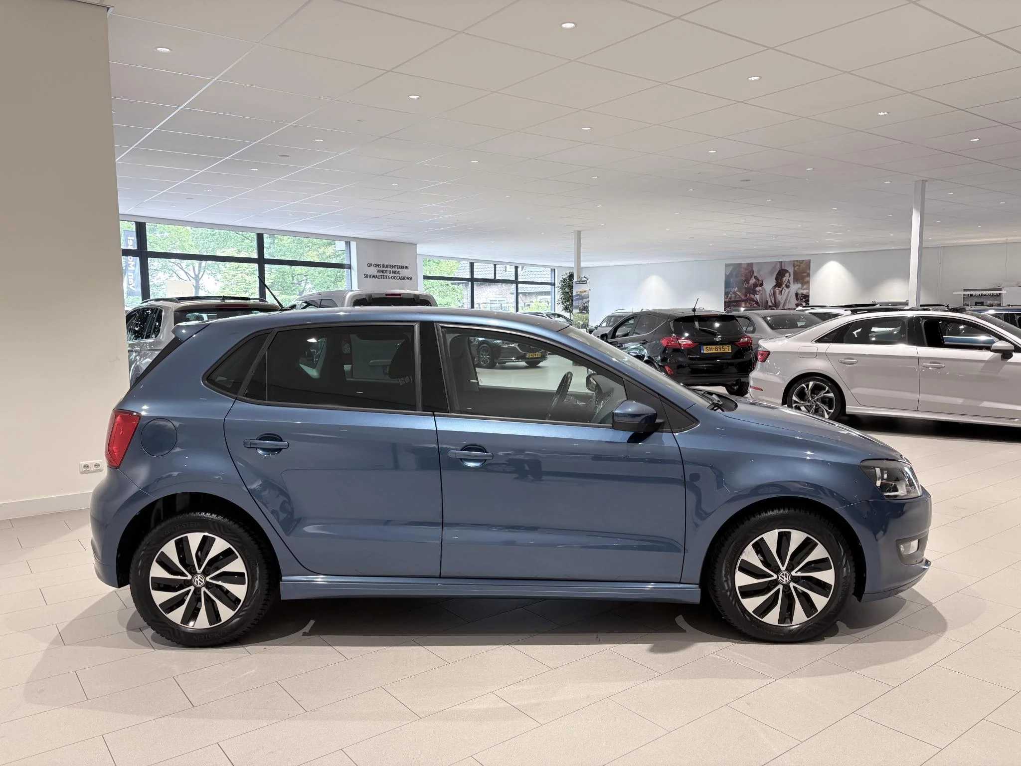 Volkswagen-Polo-image-6