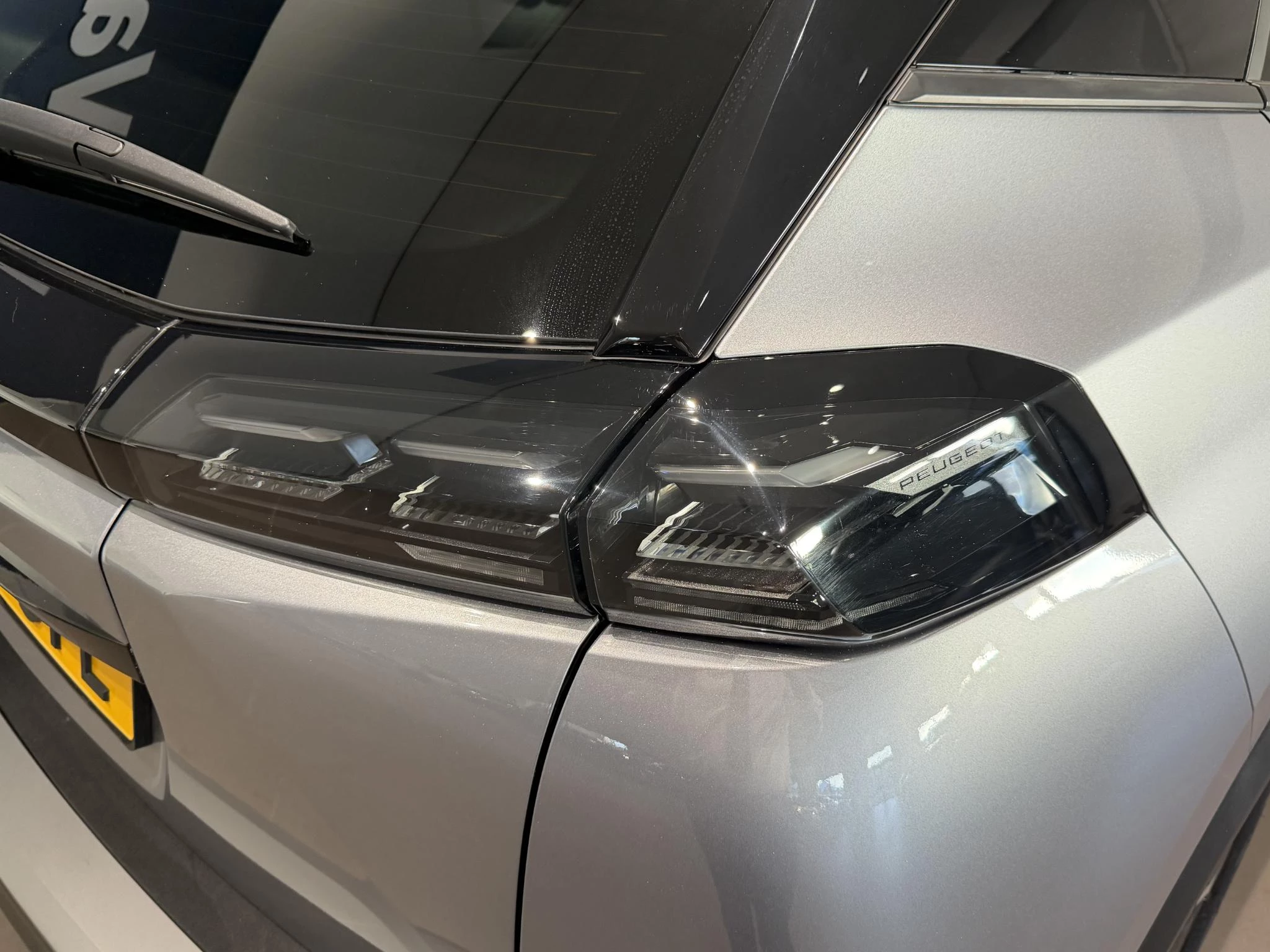 Peugeot-e-2008-image-27