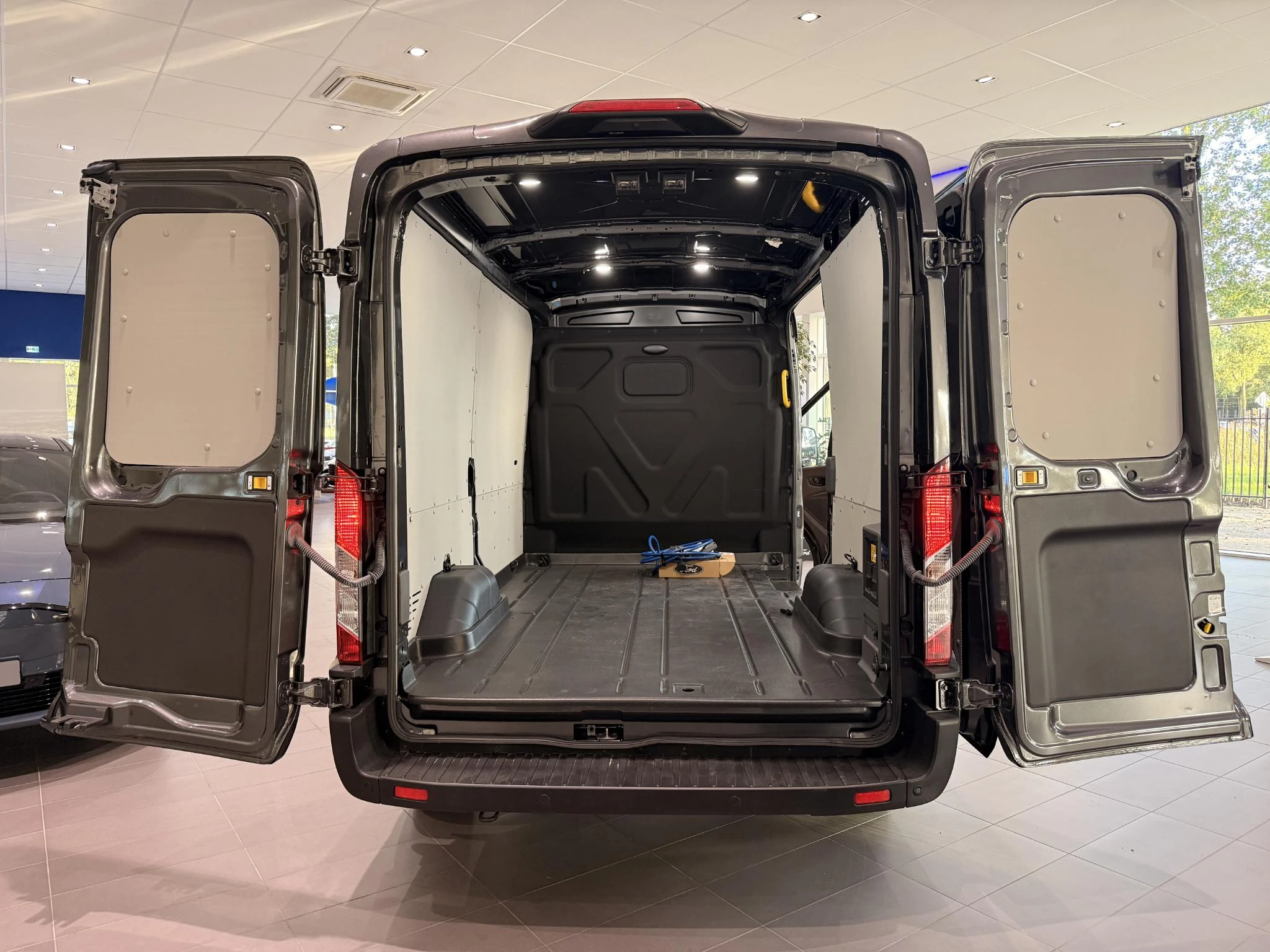Ford-E-Transit-image-8