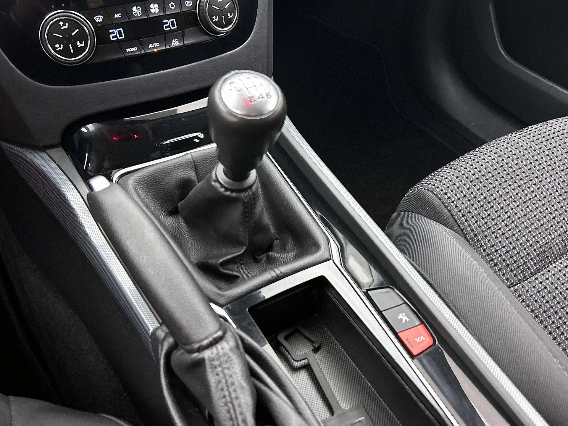 Peugeot-508-image-31