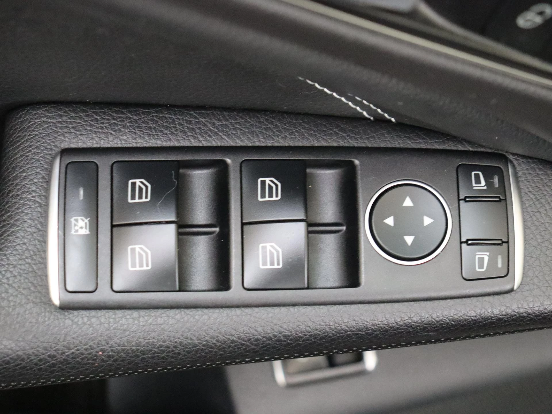 Mercedes-Benz-CLA-image-26