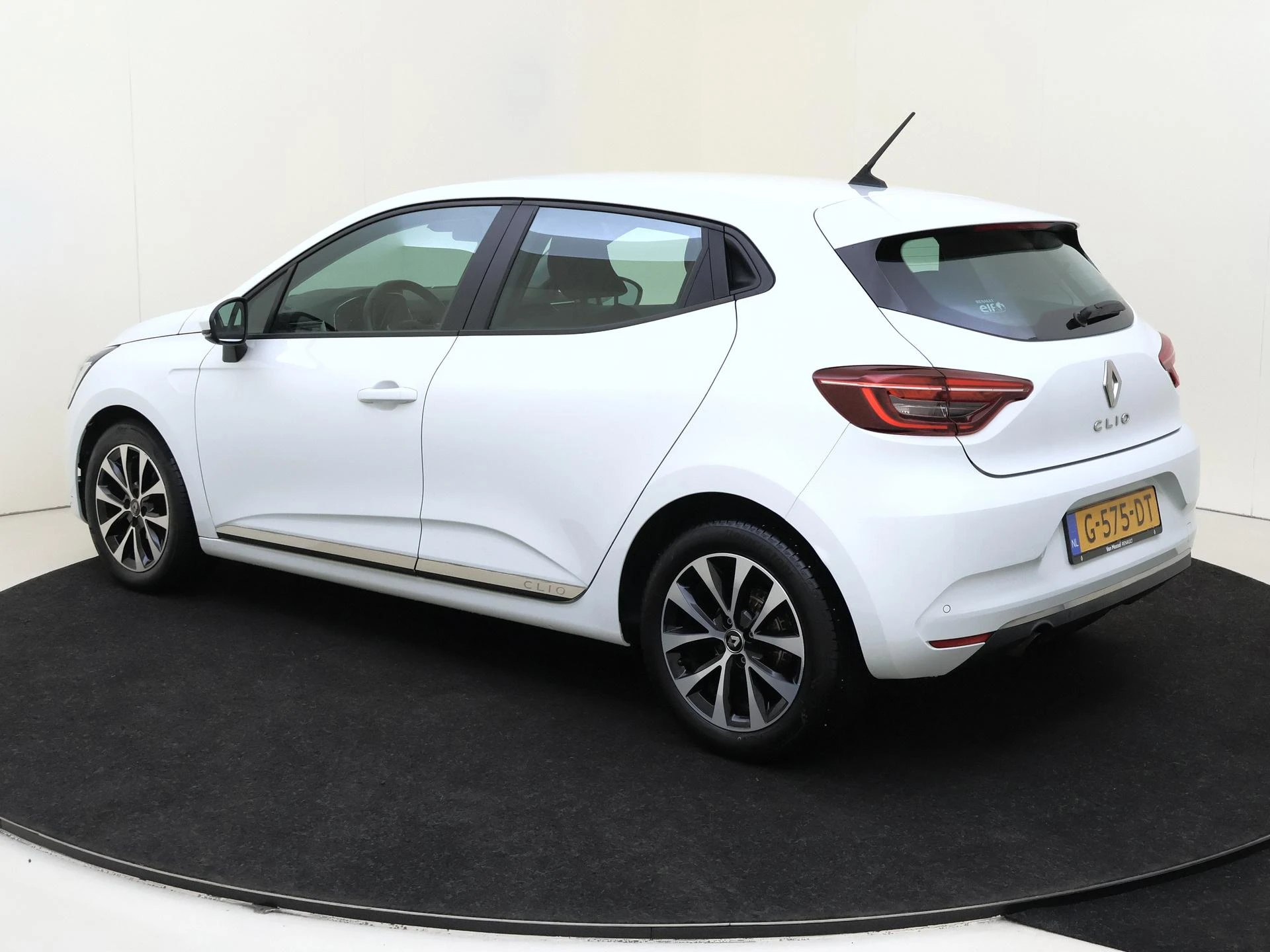 Renault-Clio-image-2