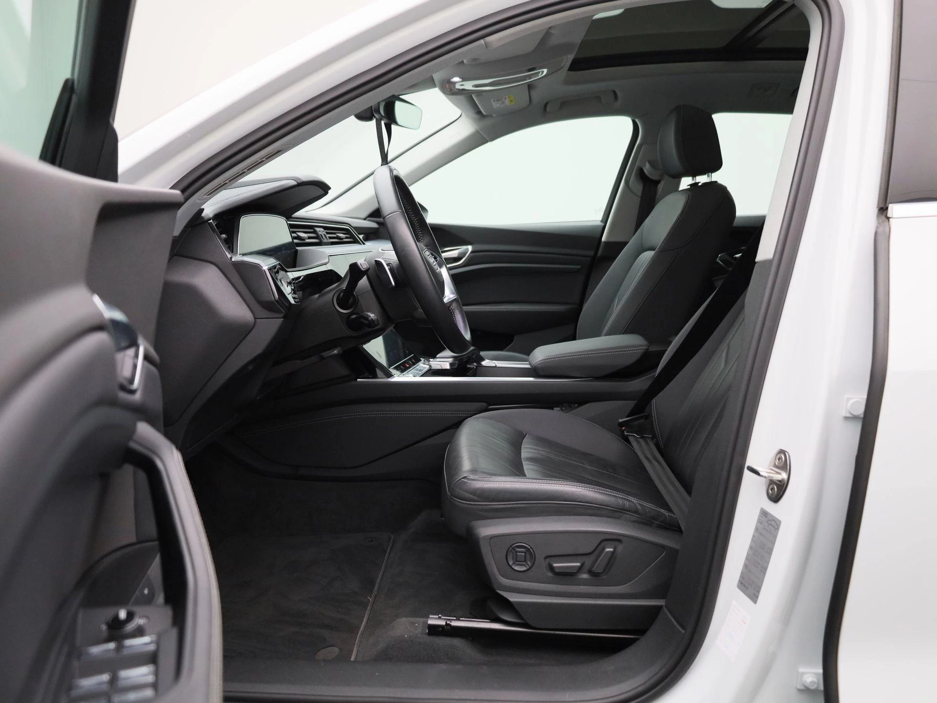 Audi-e-tron-image-10