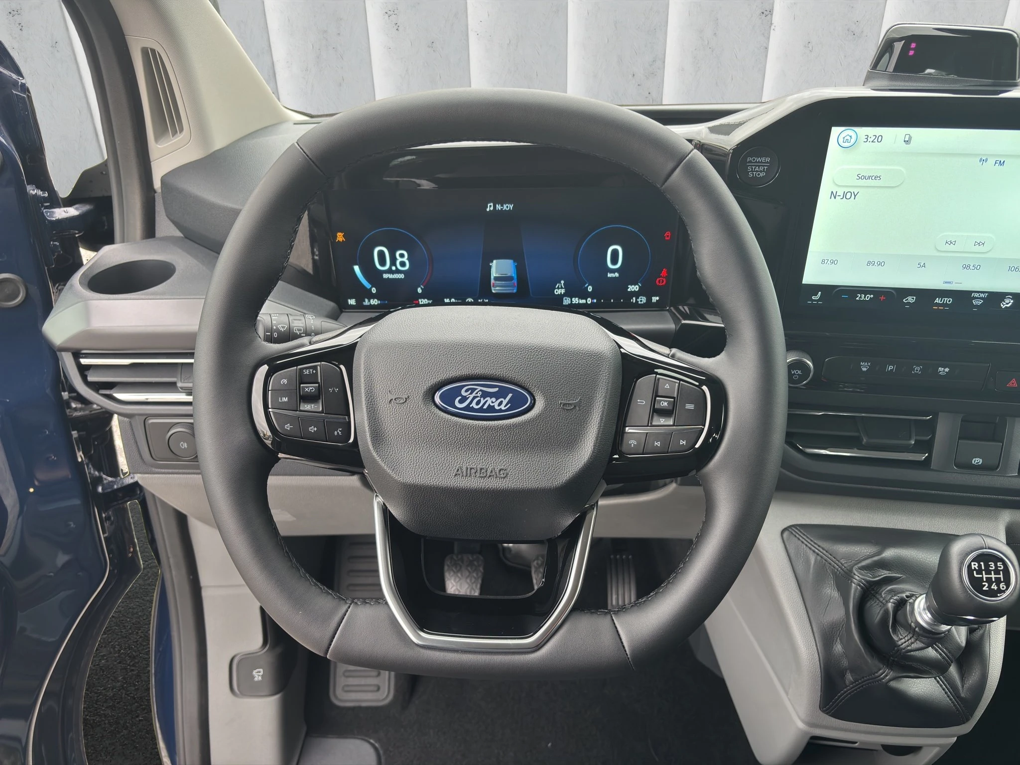Ford-Tourneo Custom-image-12