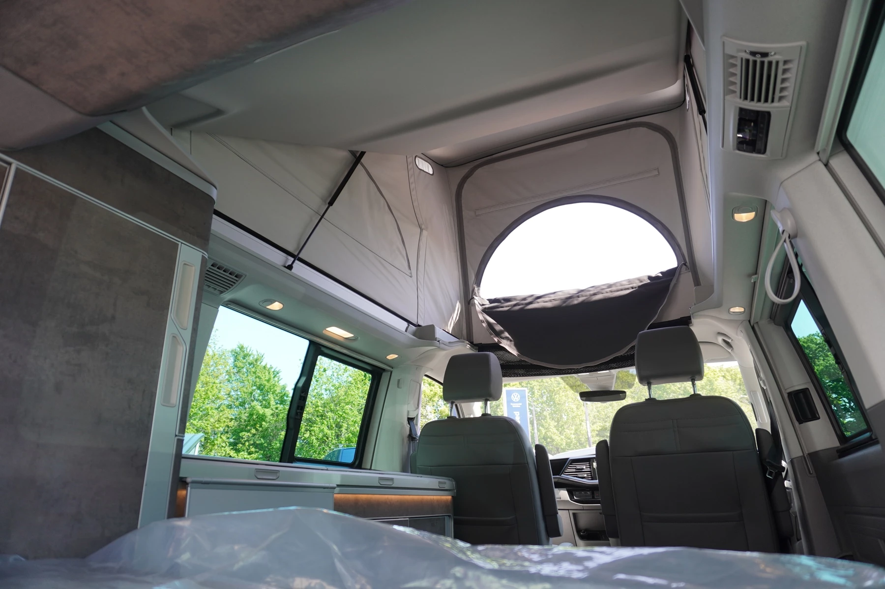 Volkswagen-California-image-11