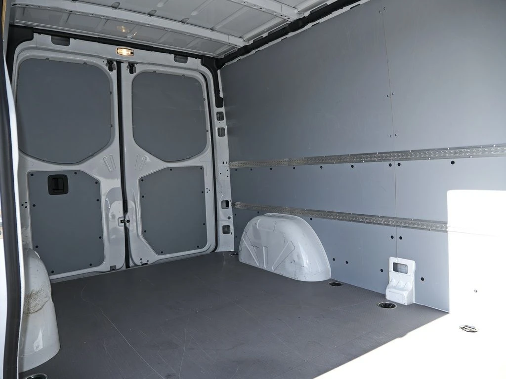 Mercedes-Benz-Sprinter 215-image-12