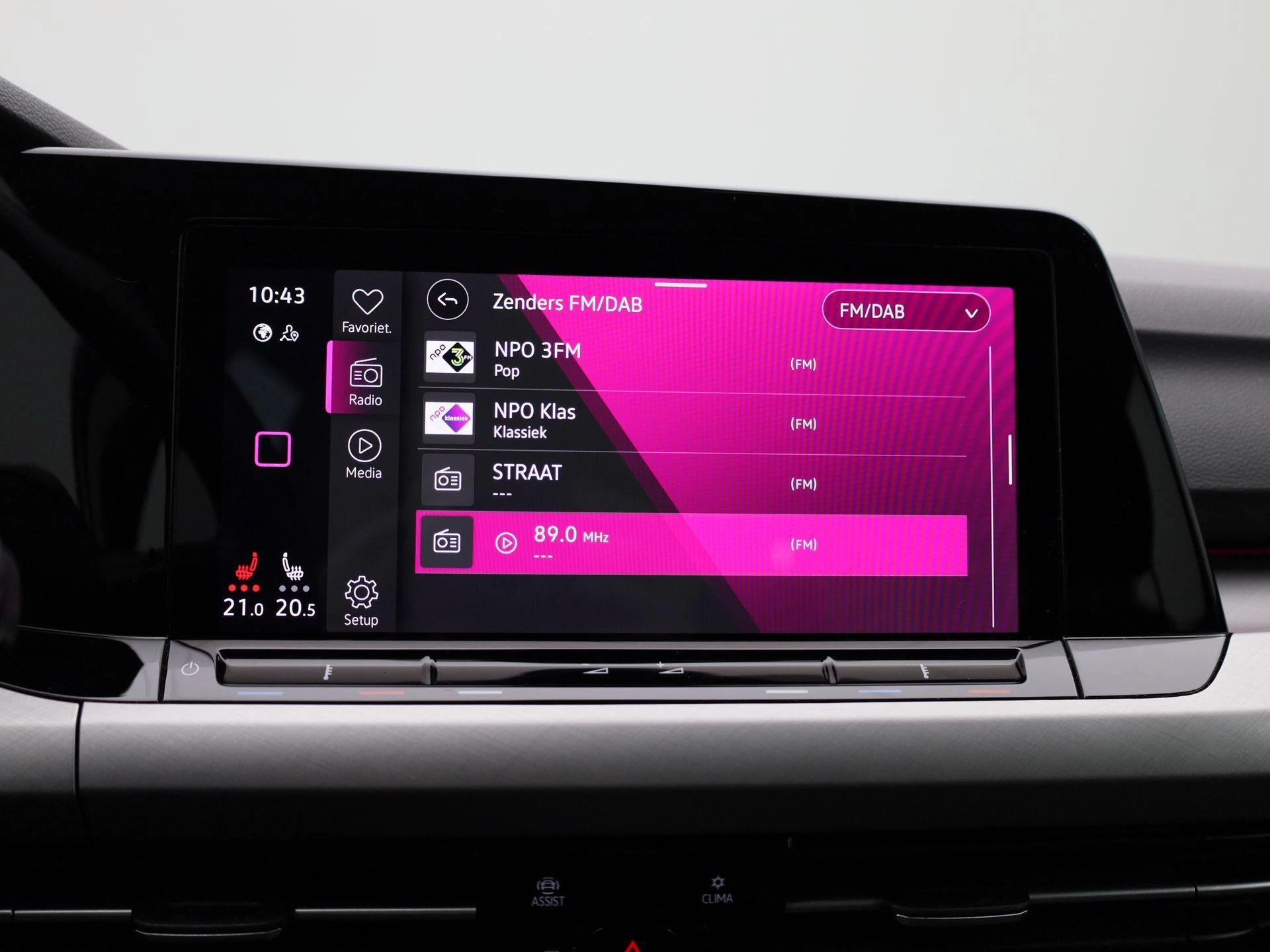 Volkswagen-Golf-image-22