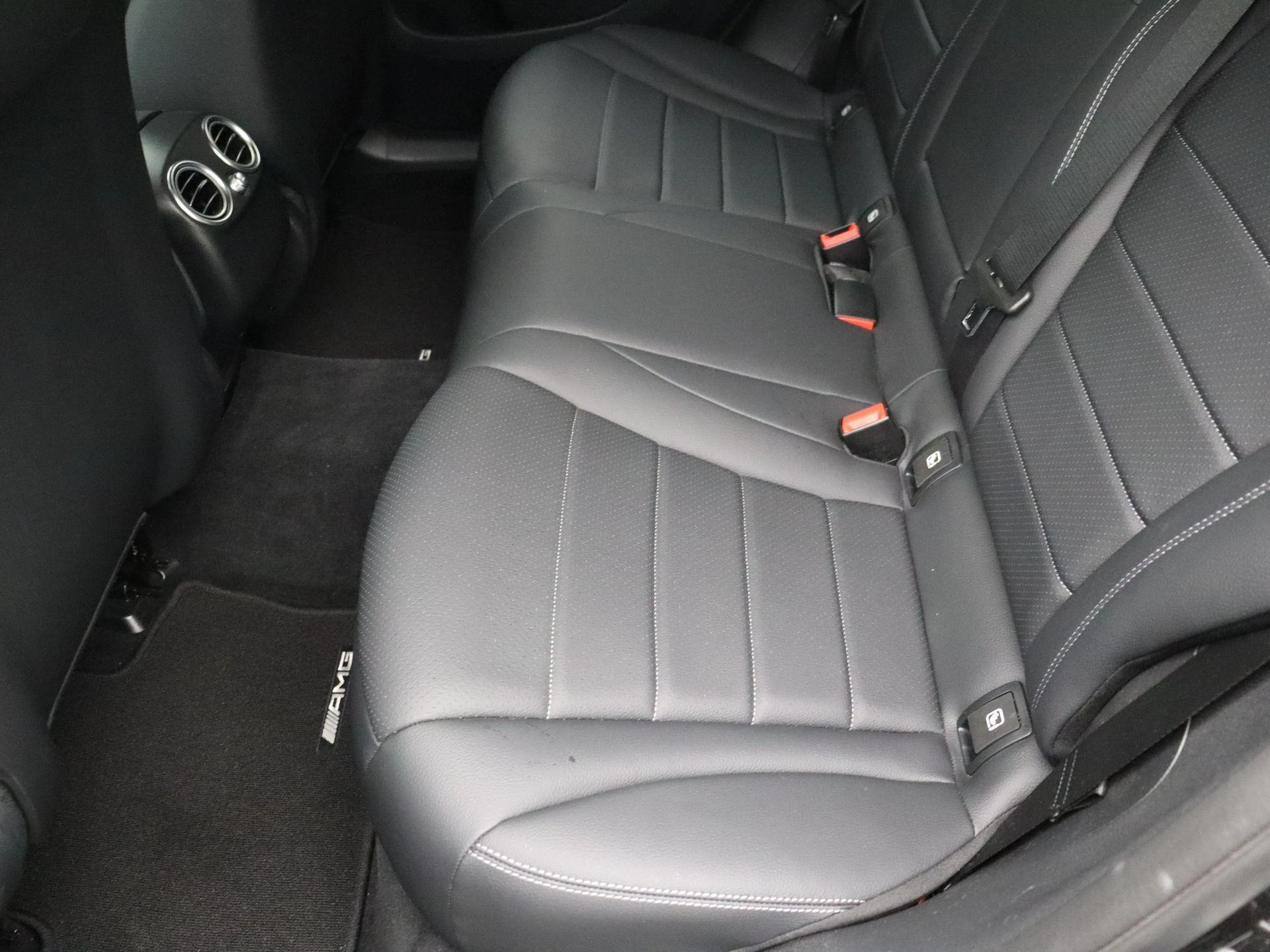Mercedes-Benz-GLC-image-16