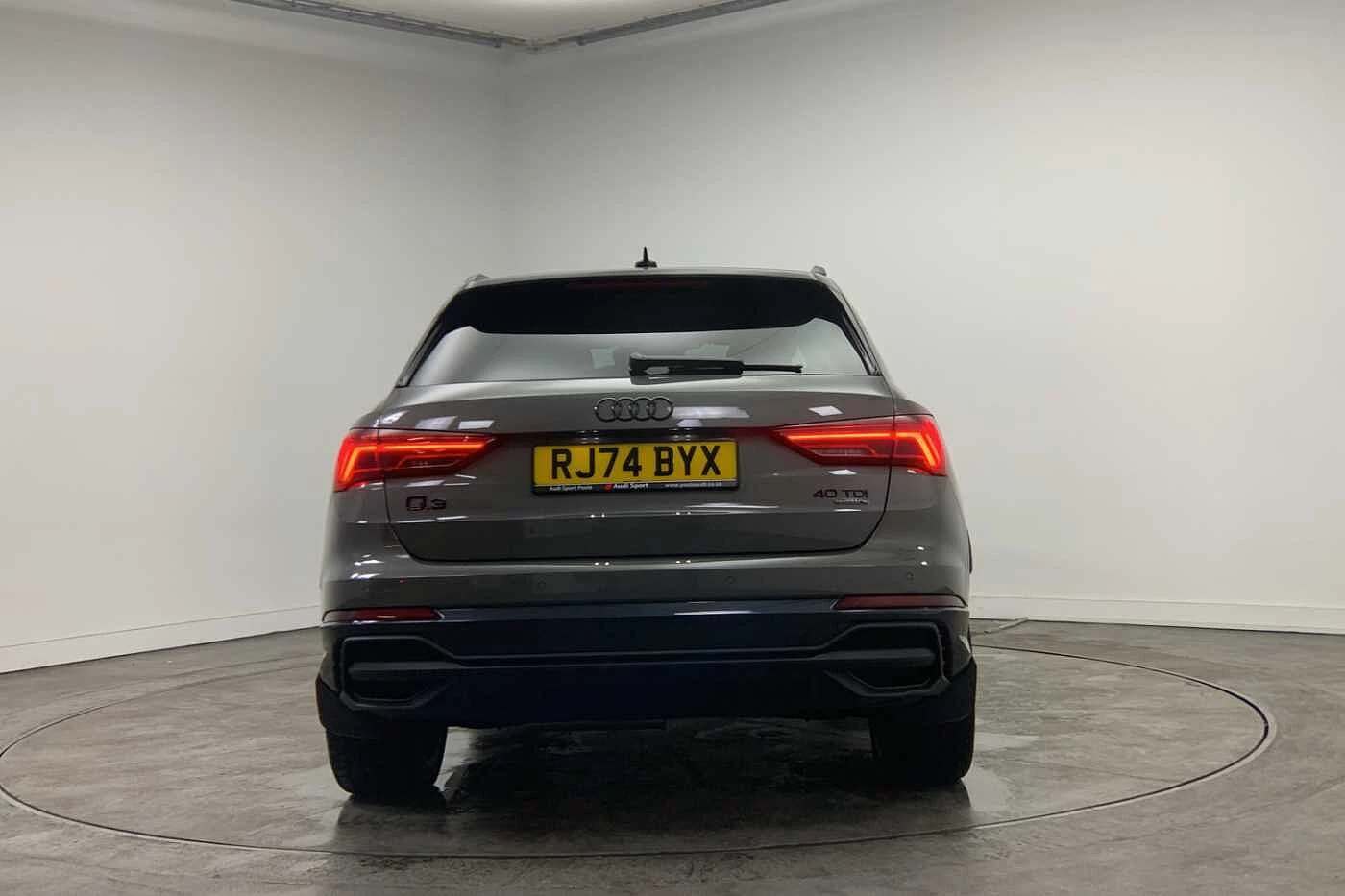 Audi-Q3-image-10
