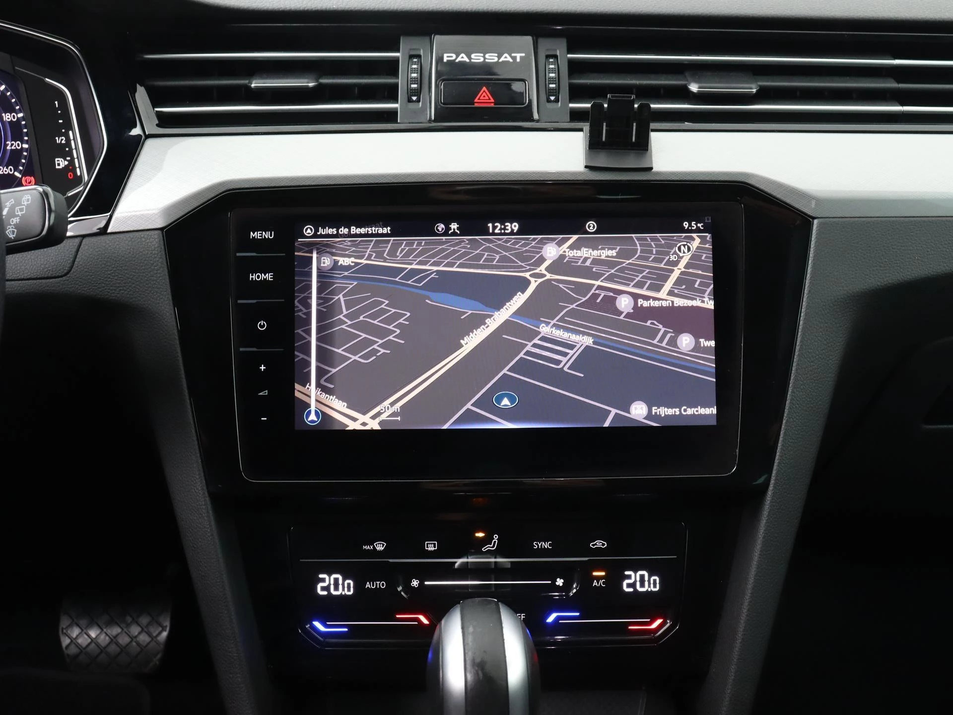 Volkswagen-Passat-image-13