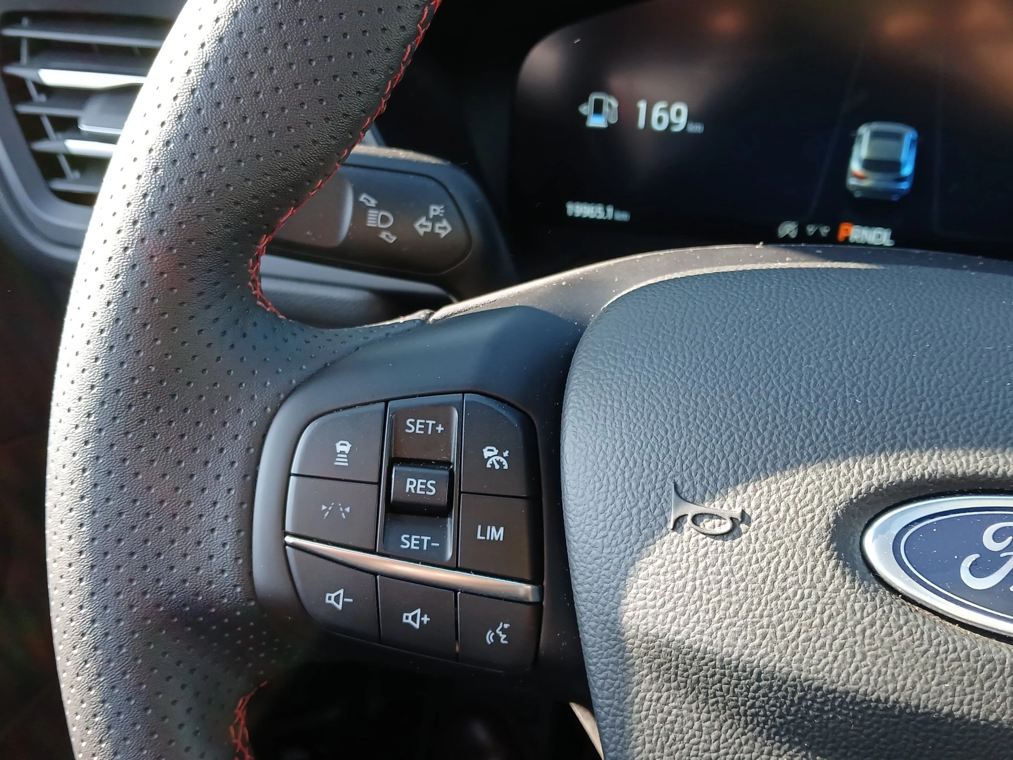 Ford-Kuga-image-20