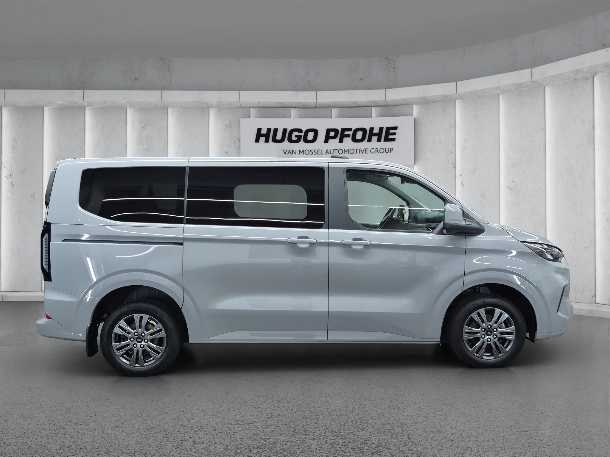 Ford Tourneo Custom Titanium L1 Aut.*AHK*NAVI*LED*SHZ*LRHZ*WSH