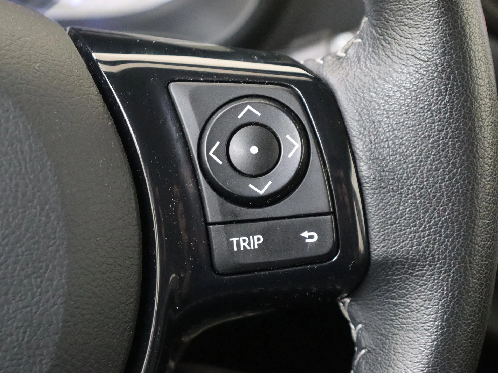 Toyota-Yaris-image-13
