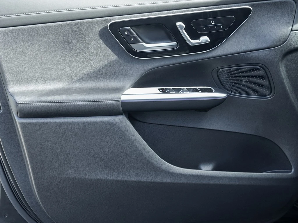 Mercedes-Benz-GLC-image-16