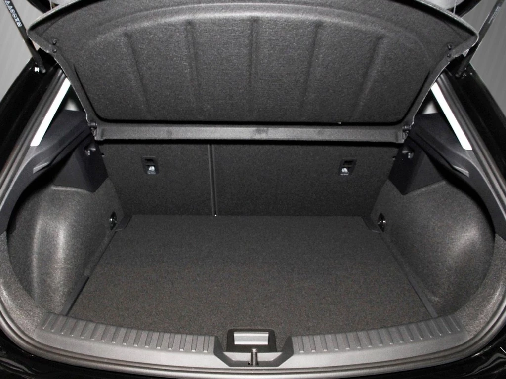 SEAT Leon Style Ed. 1.5 TSI UPE 38.035 Assist Navi
