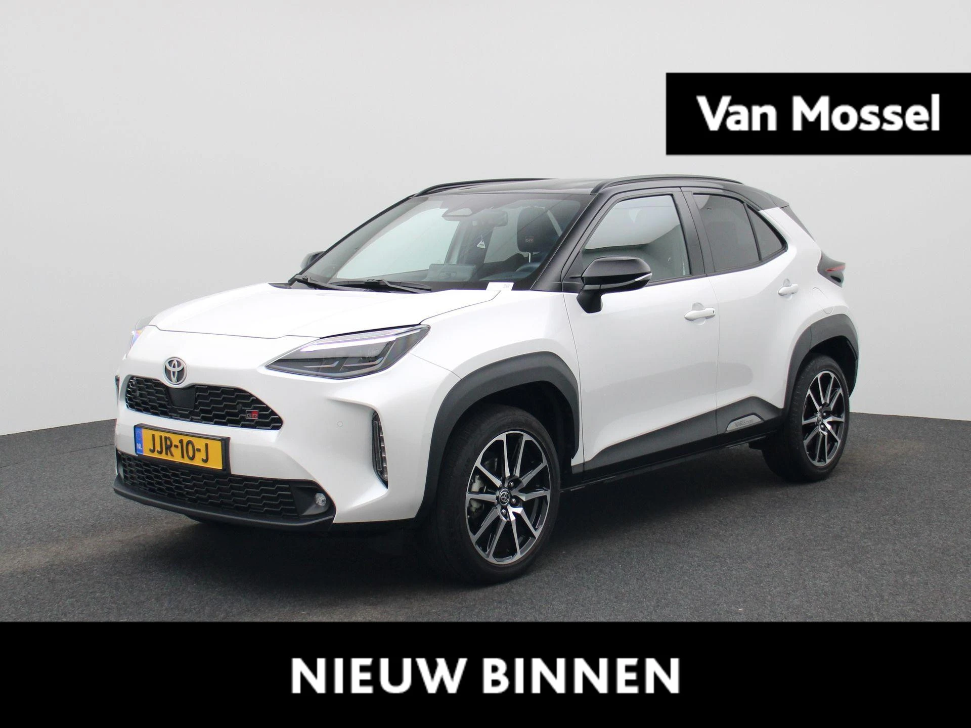 Toyota-Yaris Cross-image-0