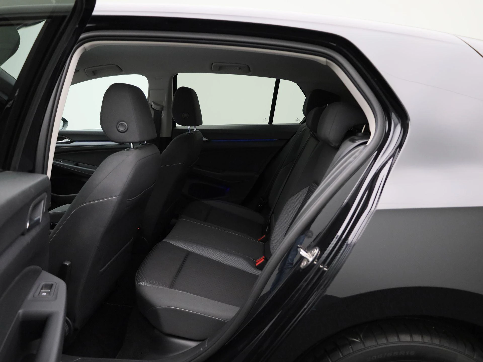 Volkswagen-Golf-image-10