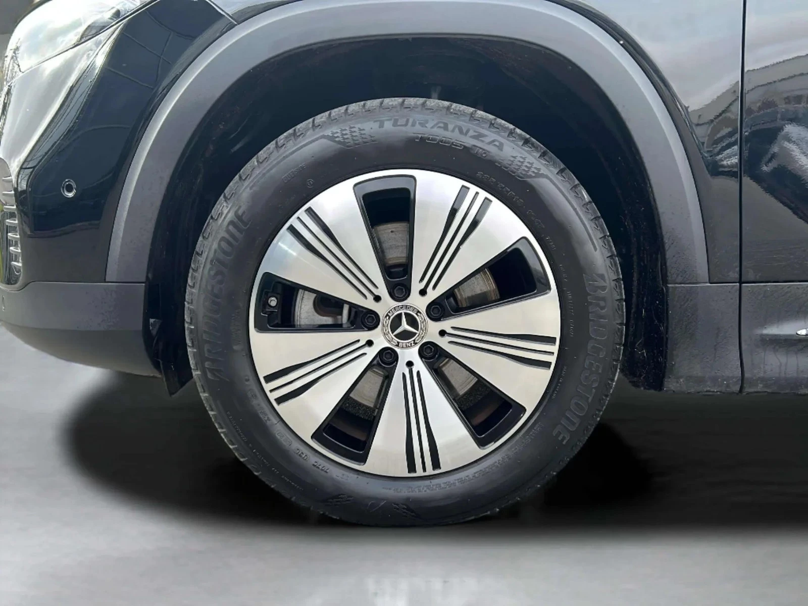 Mercedes-Benz-EQB-image-8