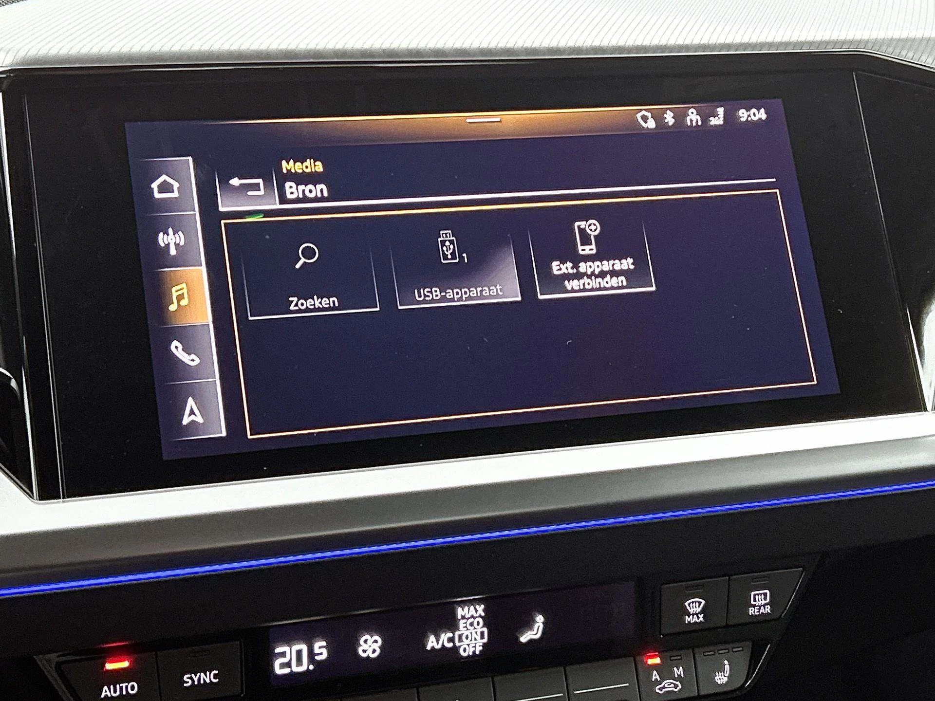 Audi-Q4 e-tron-image-6