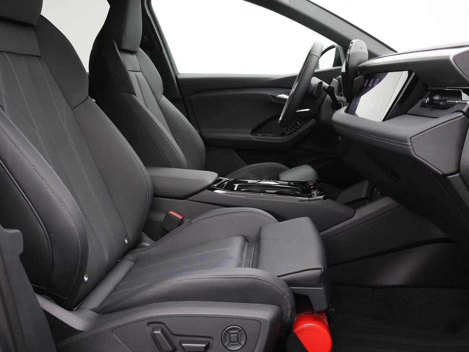 Audi Q6 e-tron Audi Q6 SUV Corporate S performance *ENKEL VOORSTEL VOOR PROFFESIONELEN*