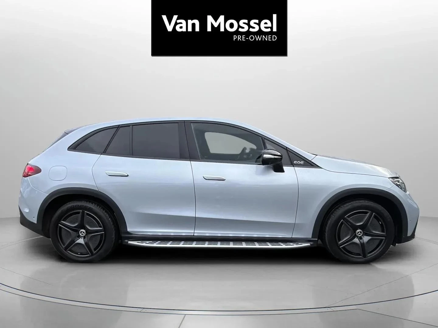 Mercedes-Benz-EQE-image-3