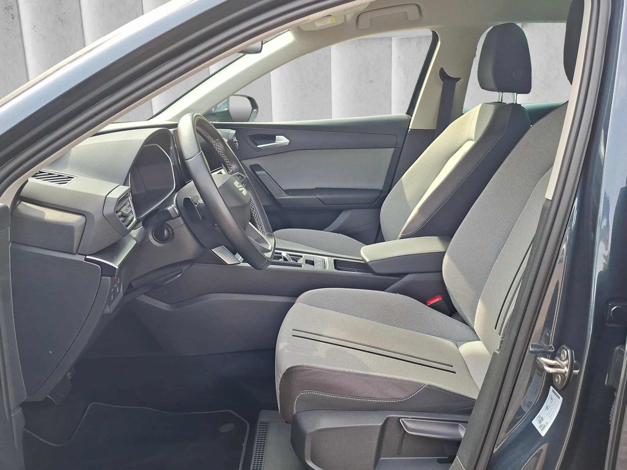 SEAT Leon Style Sportstourer 1.5 eTSI MHEV Aut. | LED | RFK | SHZ | Navi | LMF