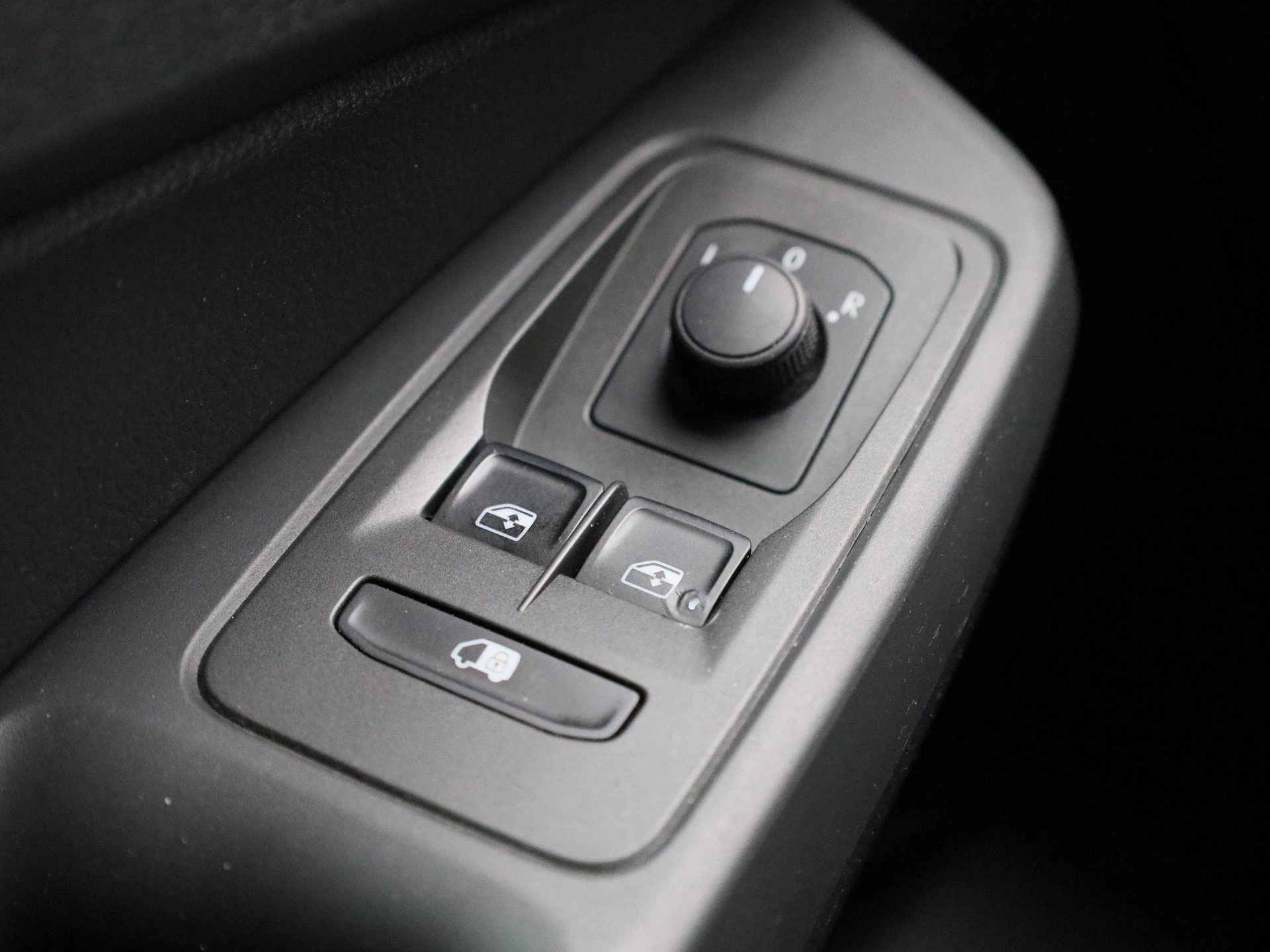 Volkswagen-Caddy-image-28