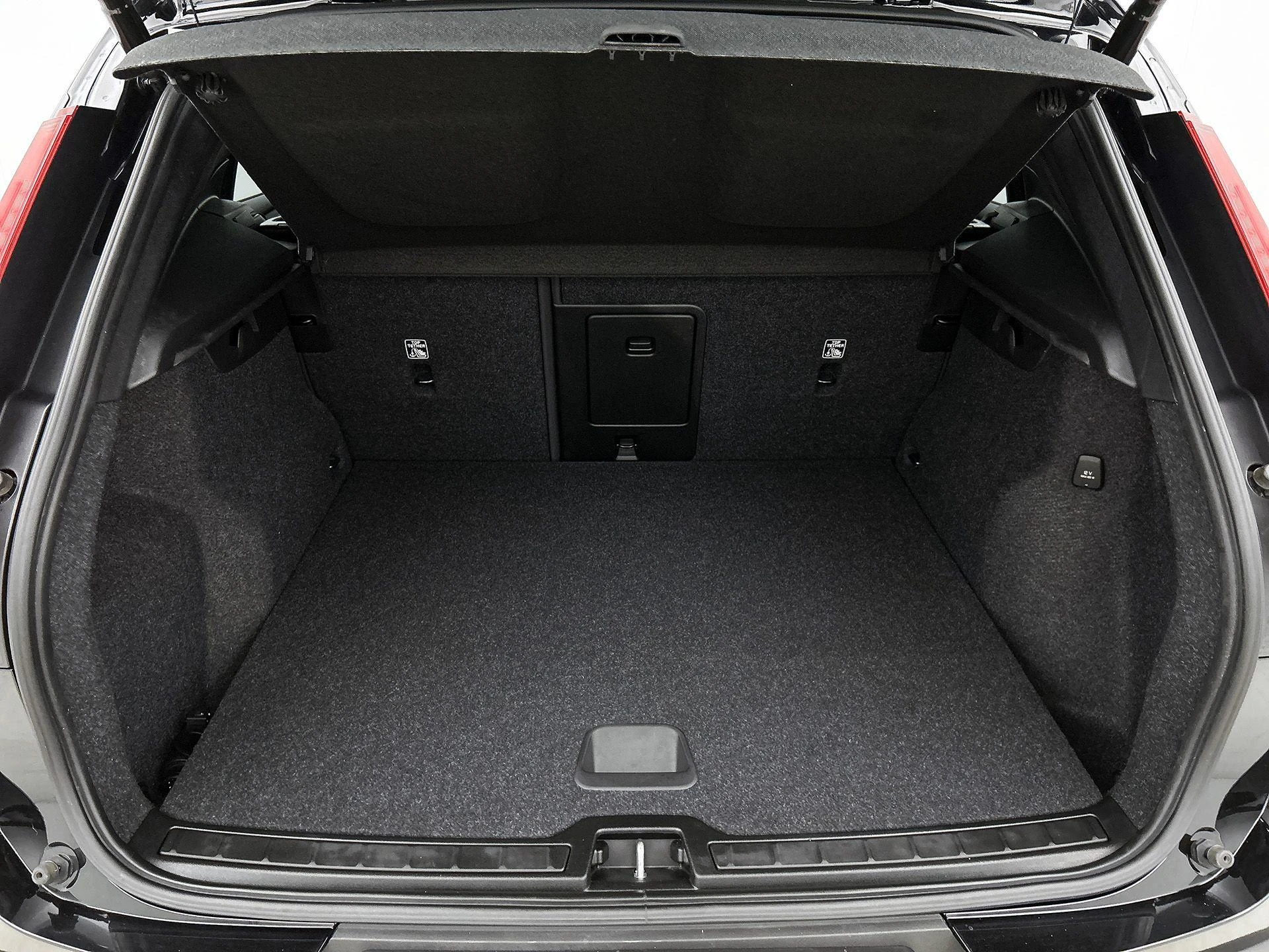 Volvo XC40 Recharge P8 AWD R-Design
