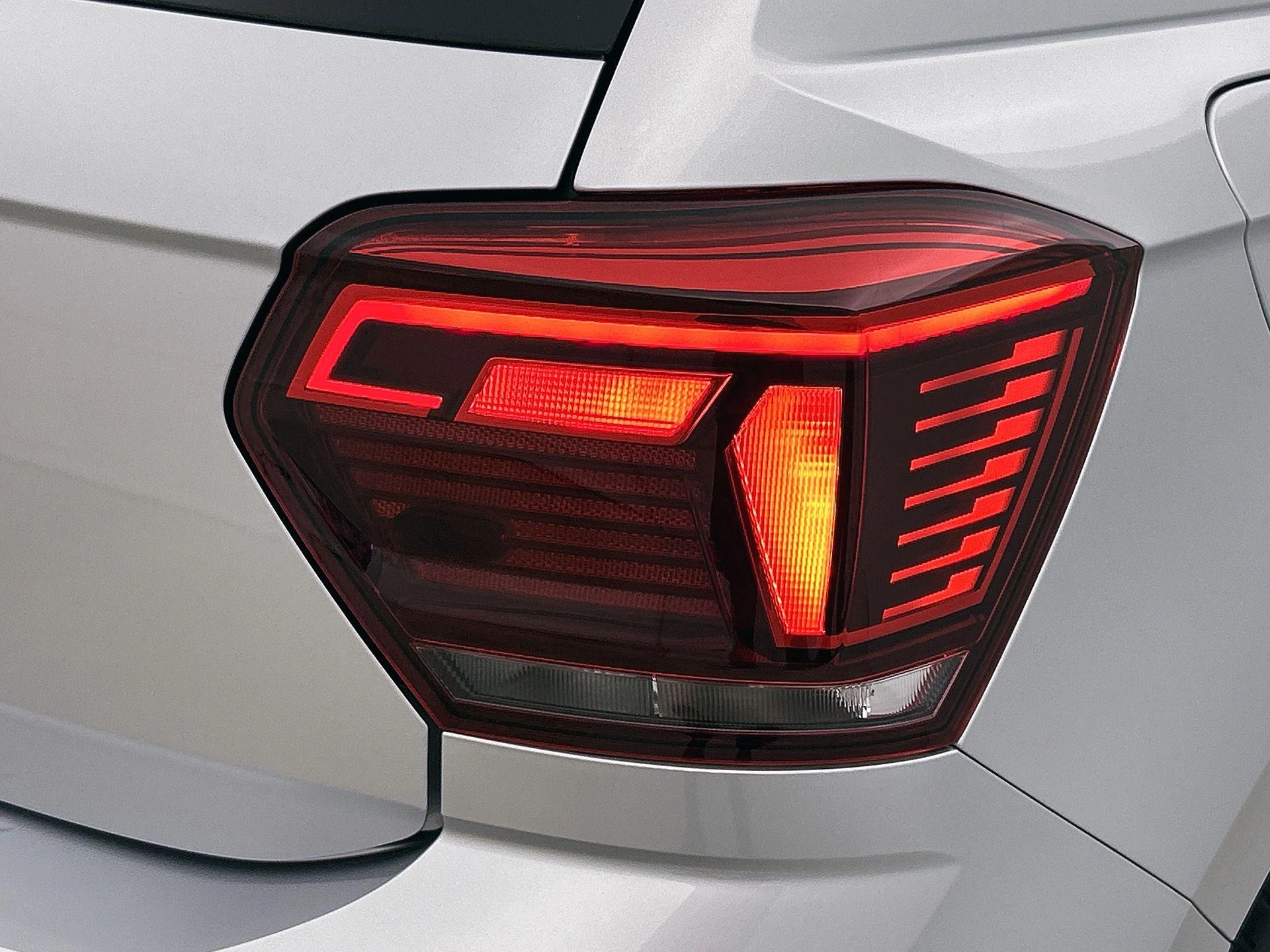Volkswagen-Polo-image-26