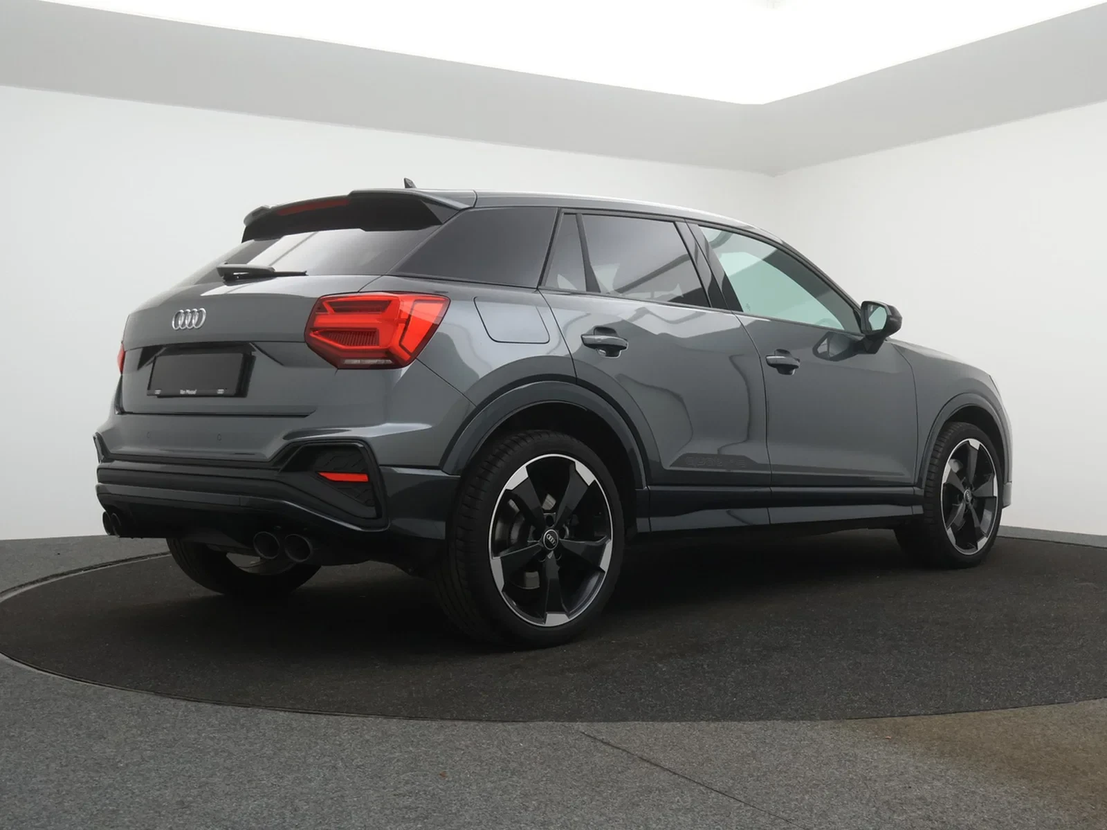 Audi SQ2 2.0TFSI Quattro 300PK *AUTOMAAT*HALF LEDER*FULL LED*SHADOWLOOK*...