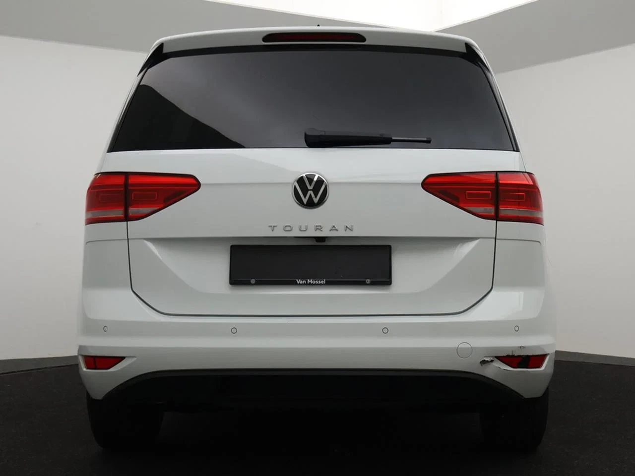Volkswagen-Touran-image-3