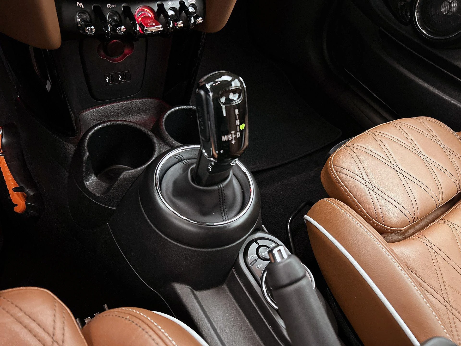 MINI-Cooper Cabrio-image-27