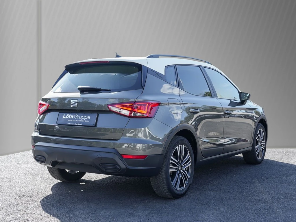 SEAT-Arona-image-3