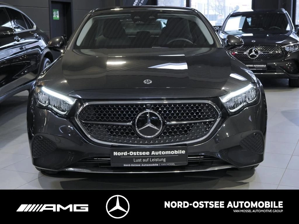 Mercedes-Benz E-Klasse 220 d AVANTGARDE LED DISTRO AHK KAMERA AMBIE AVANTGARDE