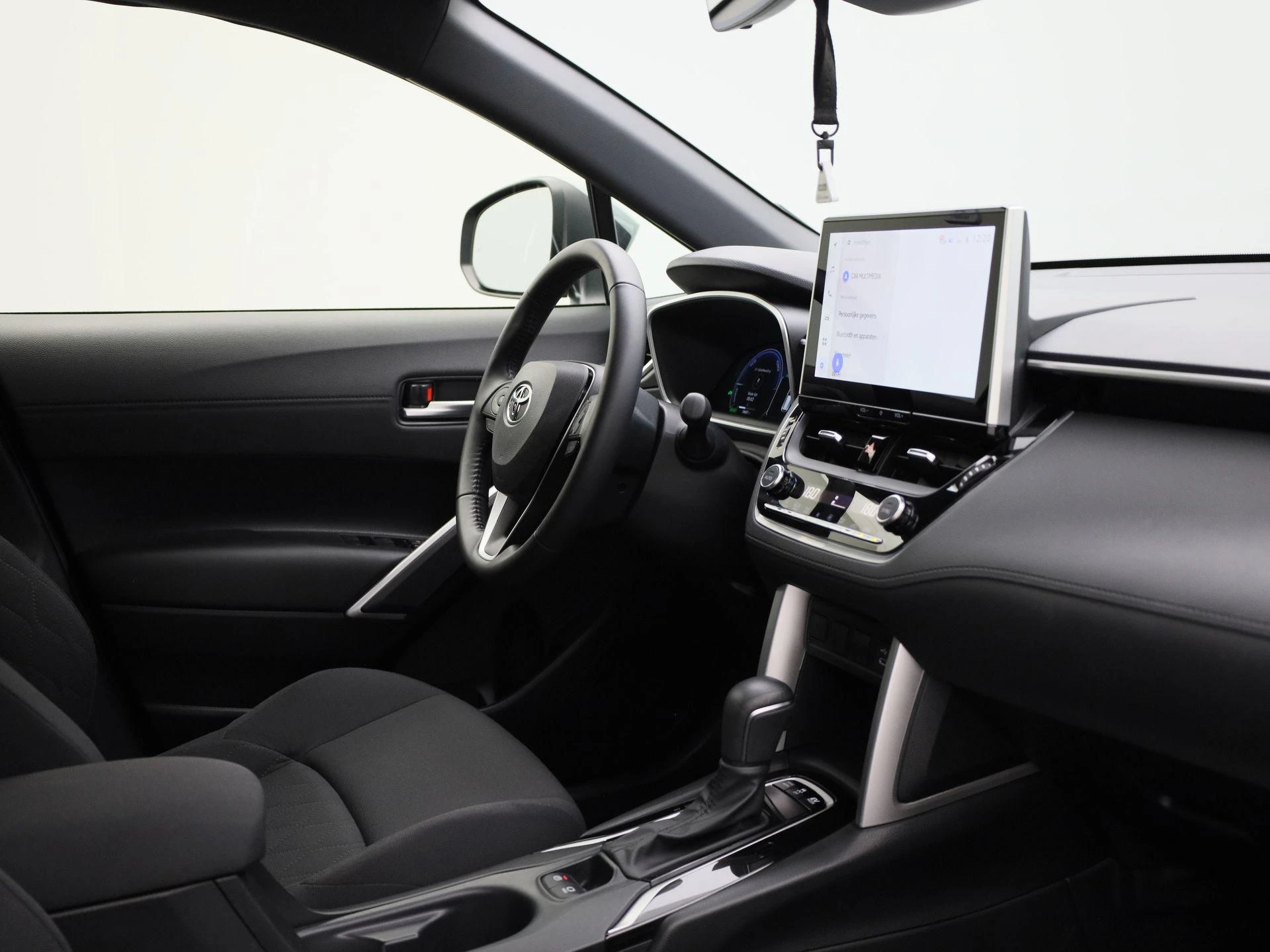 Toyota-Corolla Cross-image-30