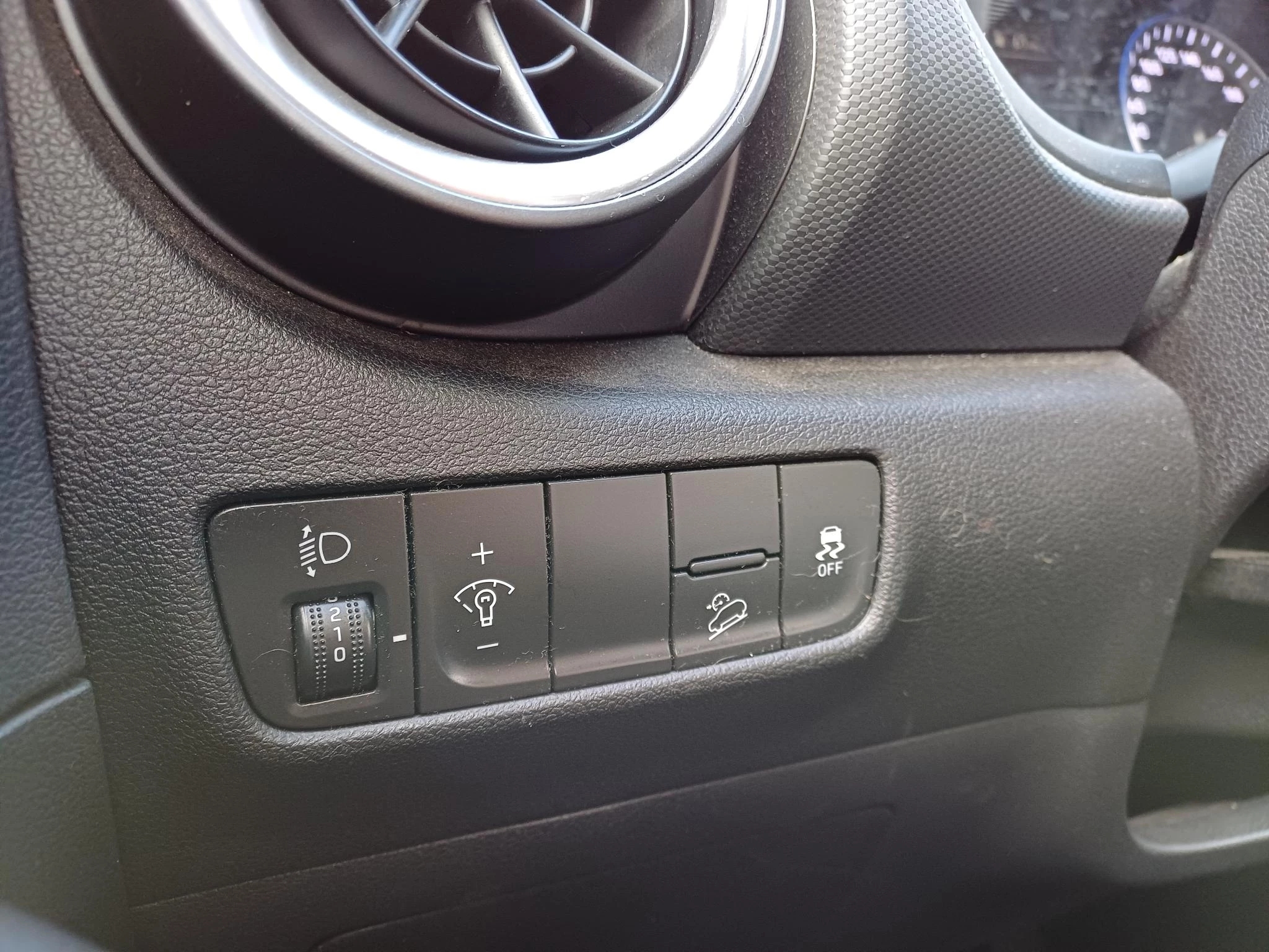 Hyundai-Kona-image-6