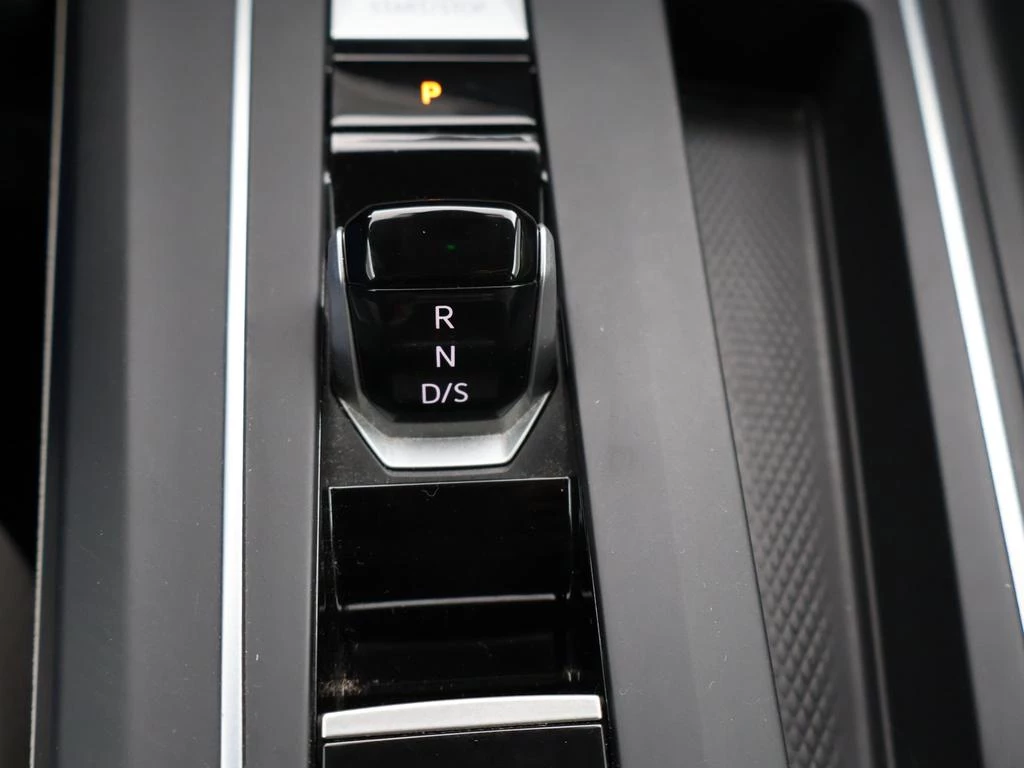 Volkswagen Golf VIII SW Golf 1.0eTSI Life 110PK *AUTOMAAT*LANE-ASSIST*ACC*PDC*APP-CONNECT*...*