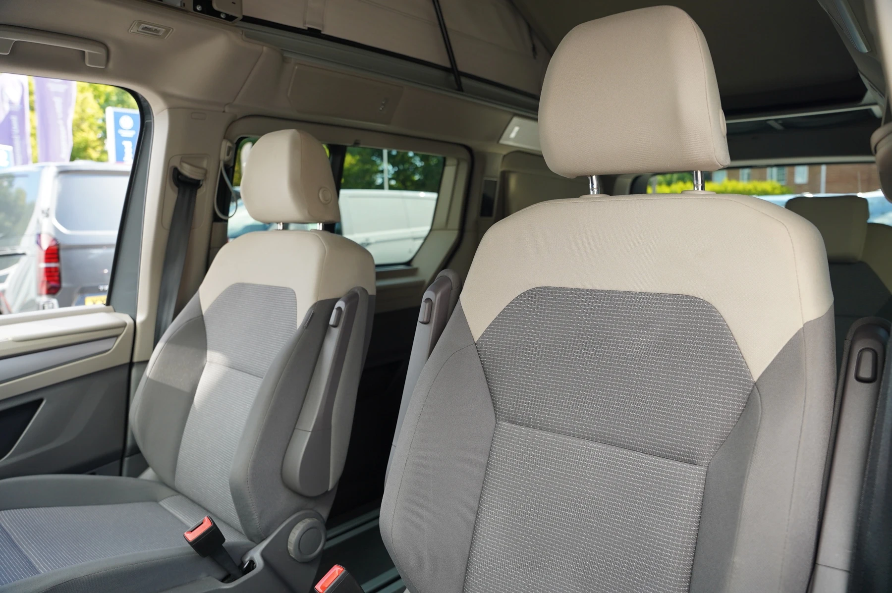 Volkswagen-California-image-8