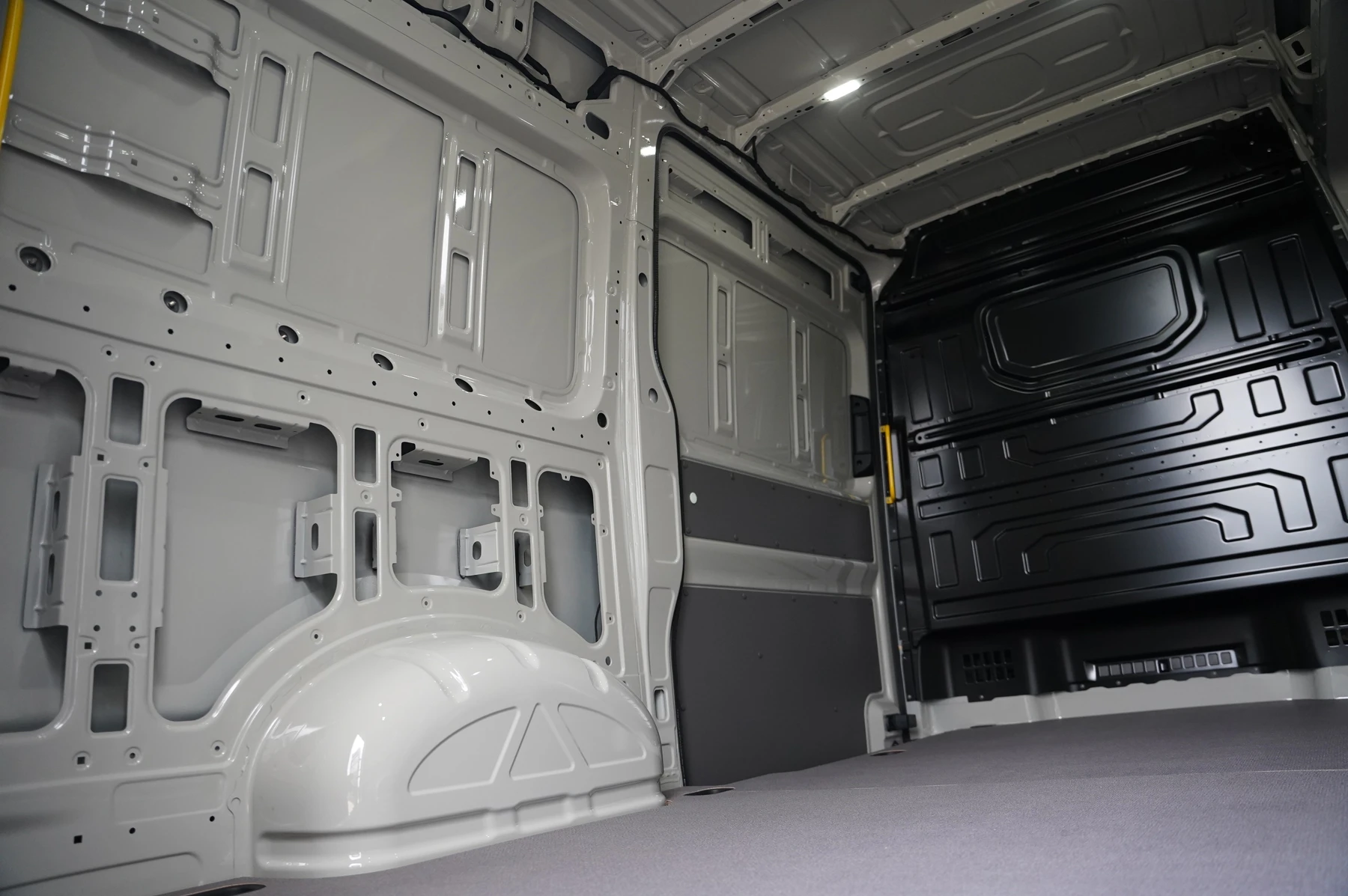 Volkswagen-Crafter-image-30