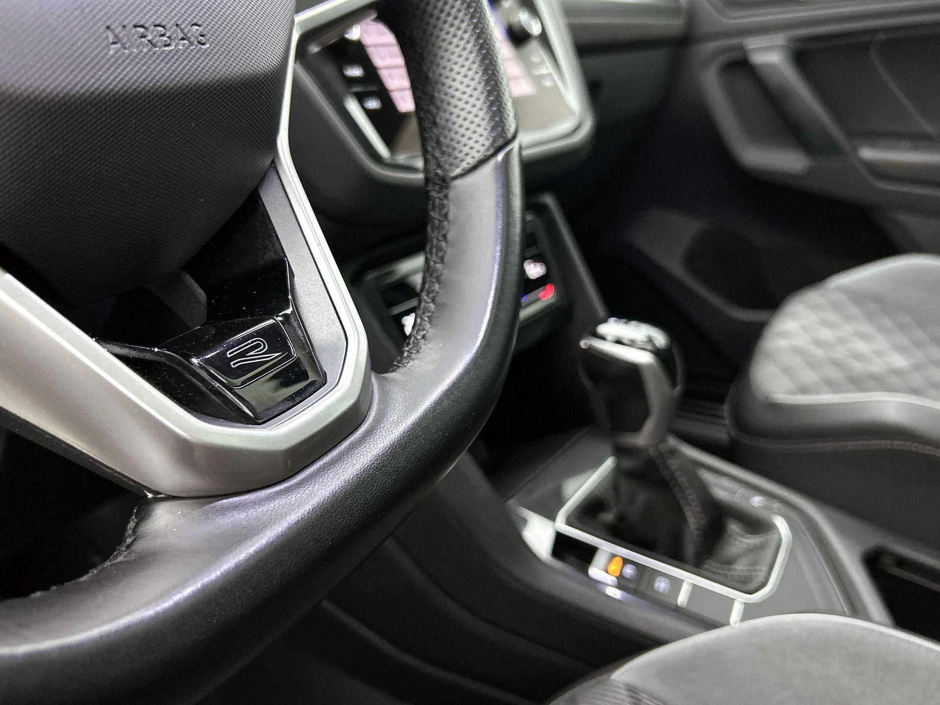 Volkswagen-Tiguan-image-13