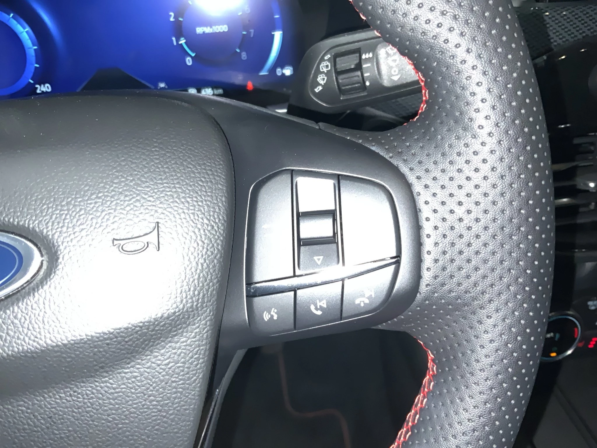 Ford Kuga ST-Line X | ACC | KAMERA | SHZ | LRHZ | WSH