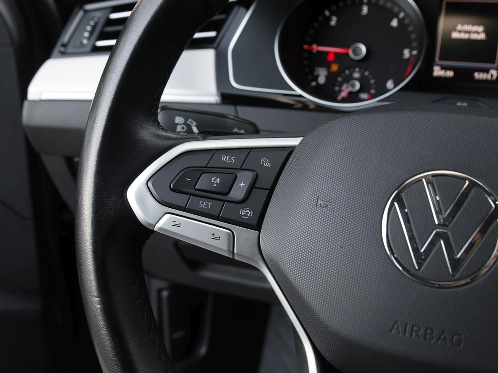 Volkswagen Passat Variant 2.0 TDI DSG Elegance AHK/Navi/RFK