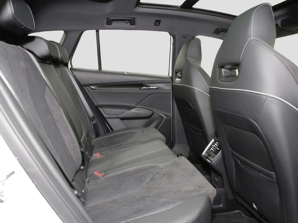 Škoda-Enyaq iV-image-10