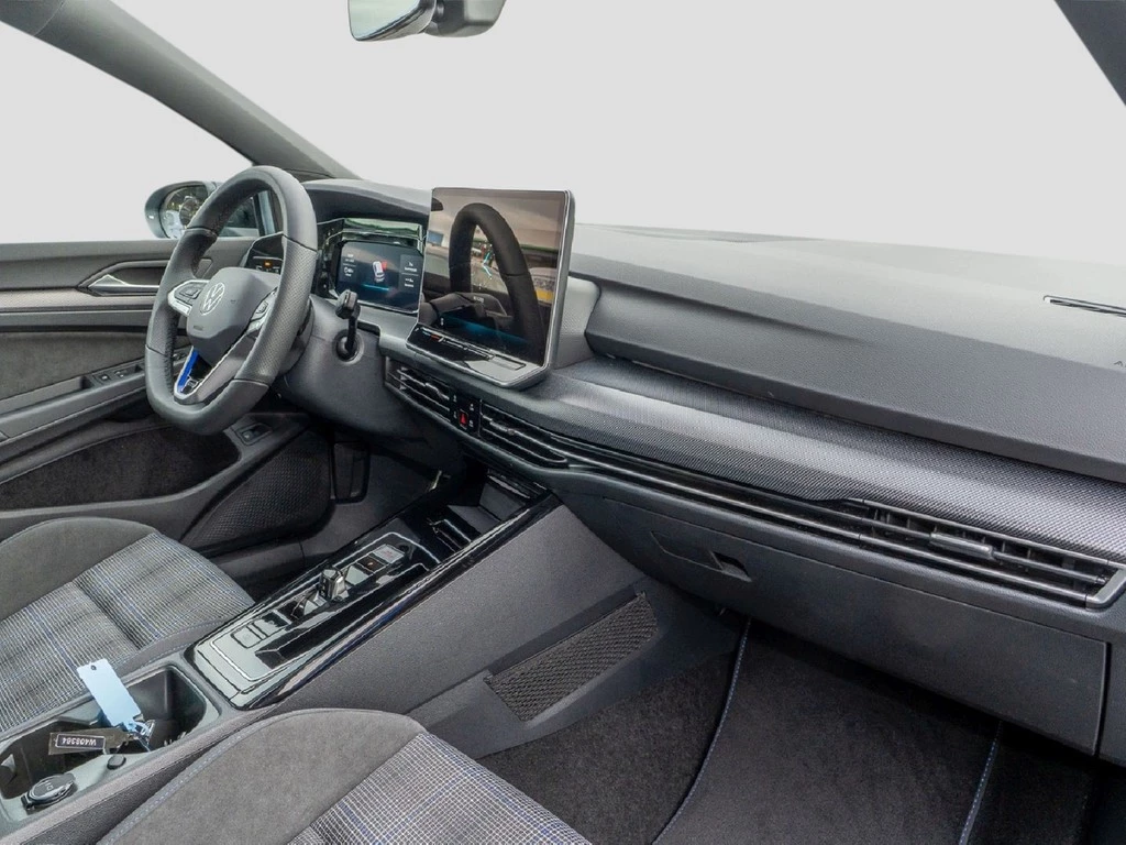 Volkswagen-Golf-image-7