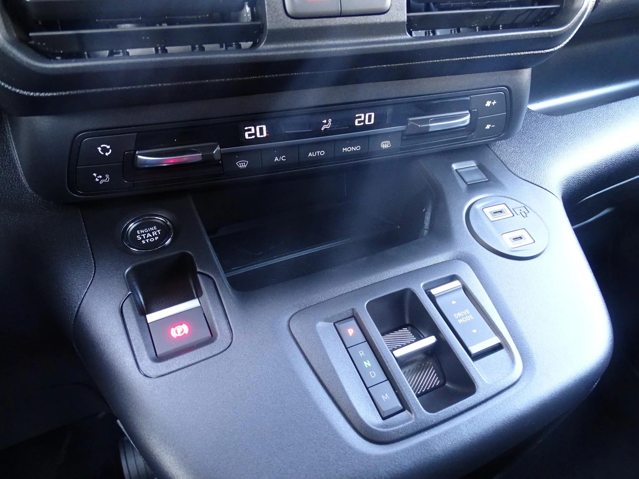 Peugeot-Partner-image-18
