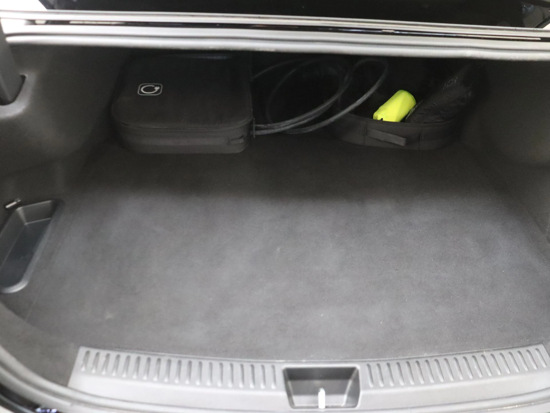 Mercedes-Benz-E-Klasse-image-30