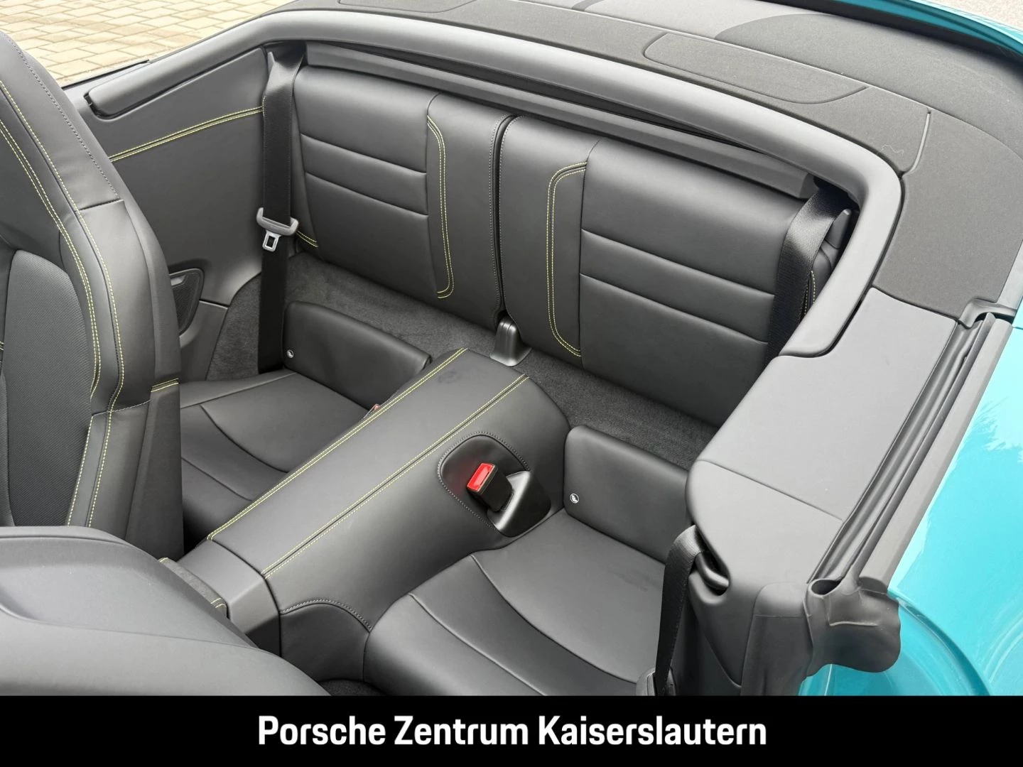 Porsche 911 992 Carrera 4 GTS Cabriolet Liftsystem-VA carrera